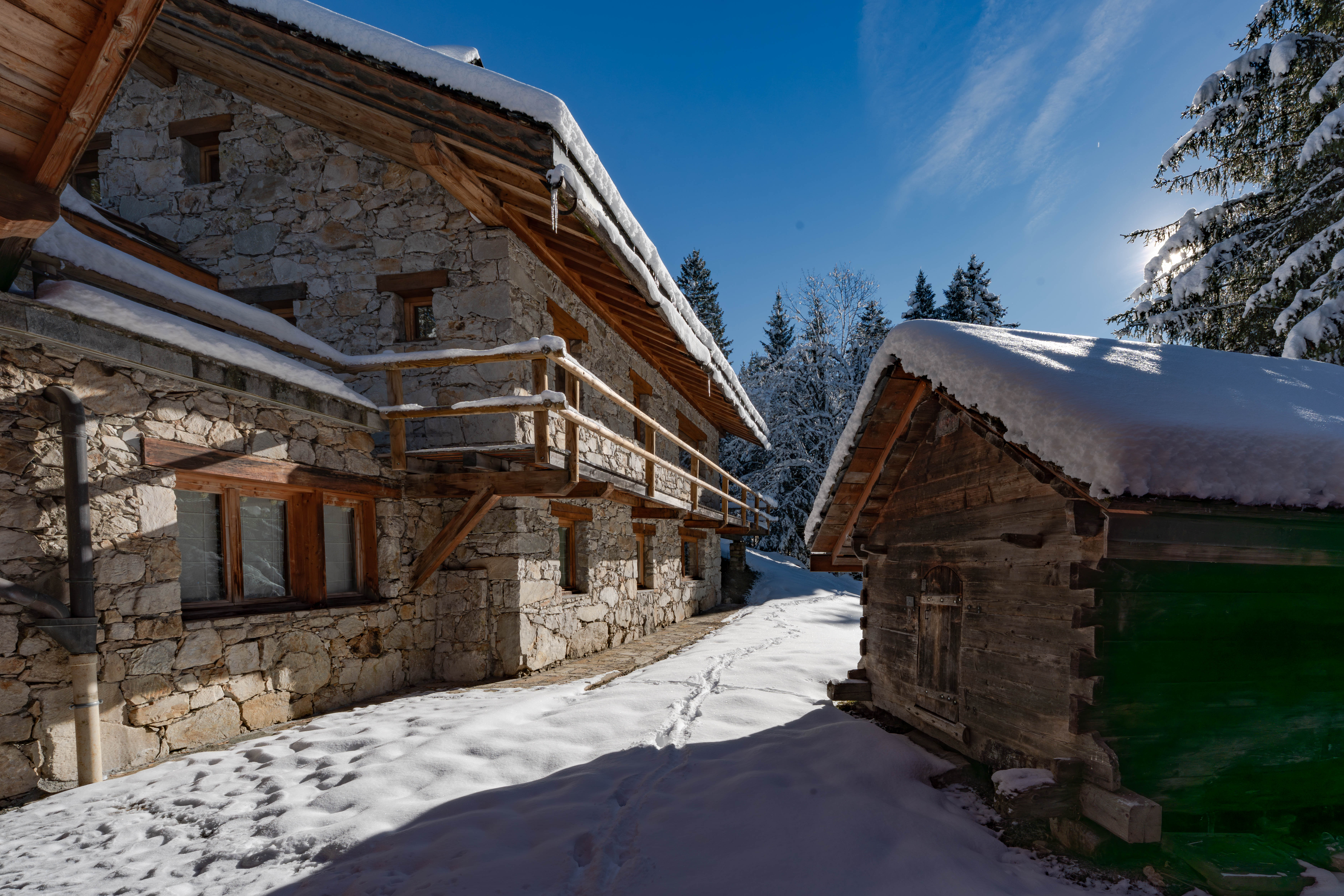 Chalet sous les brames• MERIBEL
